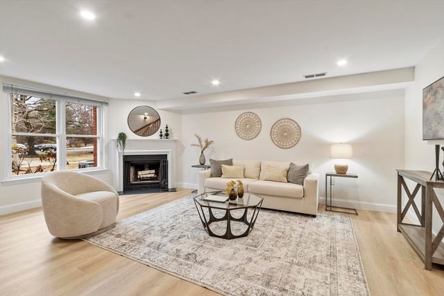 75 Page Road 20, Bedford, MA 01730