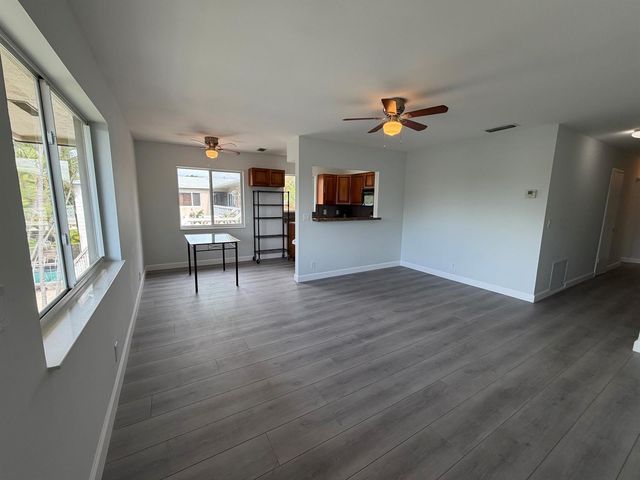 510 SW 15th Street 204, Pompano Beach, FL 33060