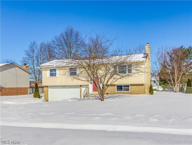 3327 Valley Forge Drive, Brunswick, OH 44212