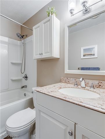 3327 Valley Forge Drive, Brunswick, OH 44212