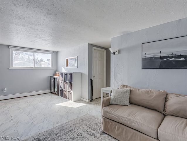 3327 Valley Forge Drive, Brunswick, OH 44212