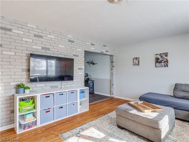 3327 Valley Forge Drive, Brunswick, OH 44212