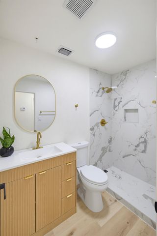3932 Whitney Ave, Sacramento, CA 95821