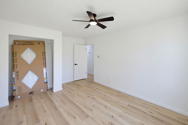 3932 Whitney Ave, Sacramento, CA 95821