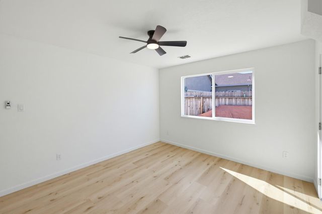 3932 Whitney Ave, Sacramento, CA 95821