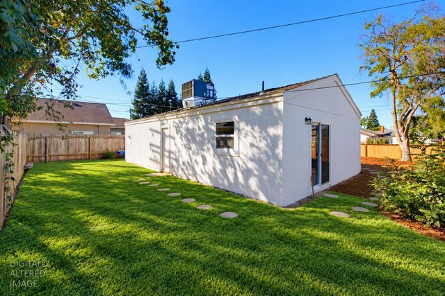3932 Whitney Ave, Sacramento, CA 95821