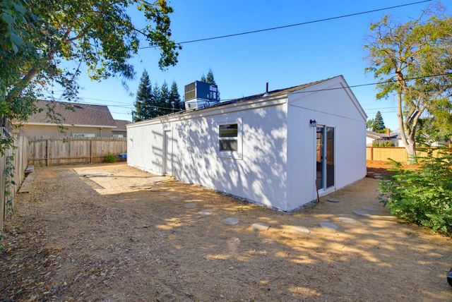 3932 Whitney Ave, Sacramento, CA 95821