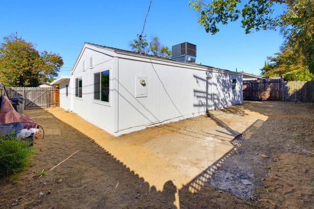 3932 Whitney Ave, Sacramento, CA 95821