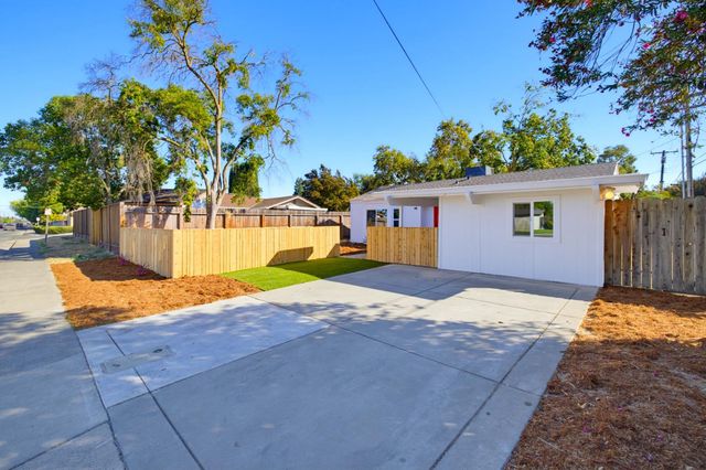 3932 Whitney Ave, Sacramento, CA 95821