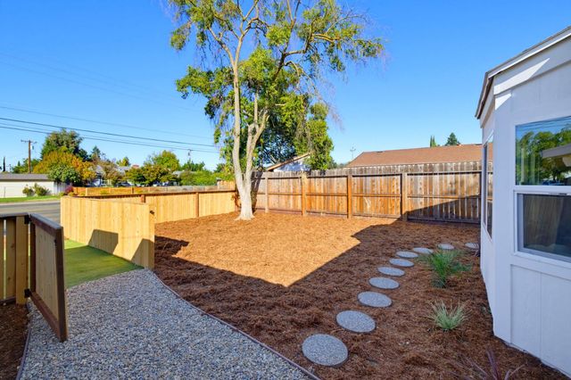 3932 Whitney Ave, Sacramento, CA 95821