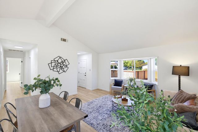 3932 Whitney Ave, Sacramento, CA 95821