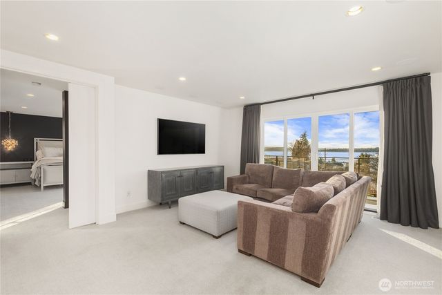 6504 103rd Avenue NE, Kirkland, WA 98033