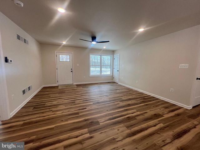 256 ROUNDTOP LN, Berkeley Springs, WV 25411