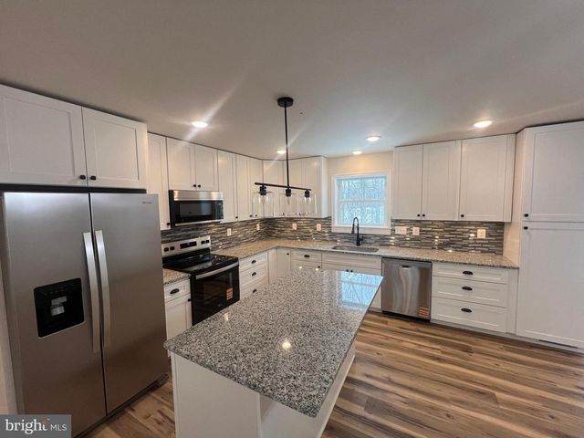 256 ROUNDTOP LN, Berkeley Springs, WV 25411