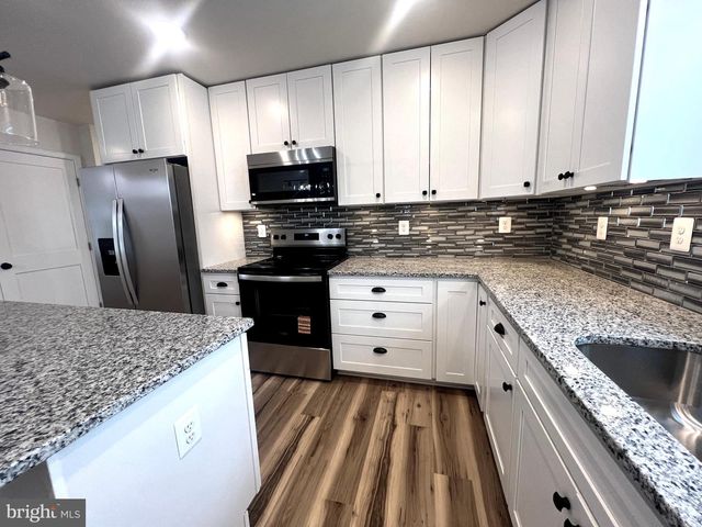 256 ROUNDTOP LN, Berkeley Springs, WV 25411