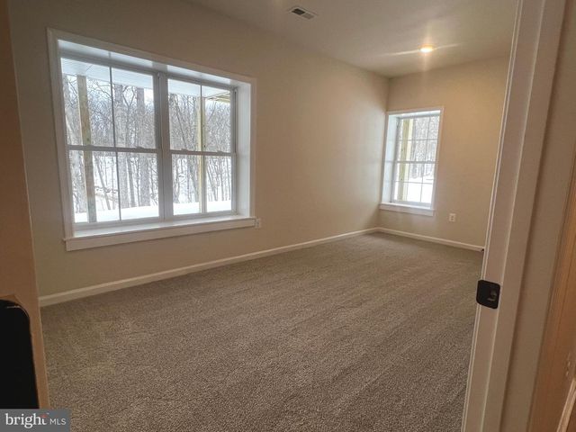 256 ROUNDTOP LN, Berkeley Springs, WV 25411