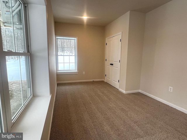 256 ROUNDTOP LN, Berkeley Springs, WV 25411