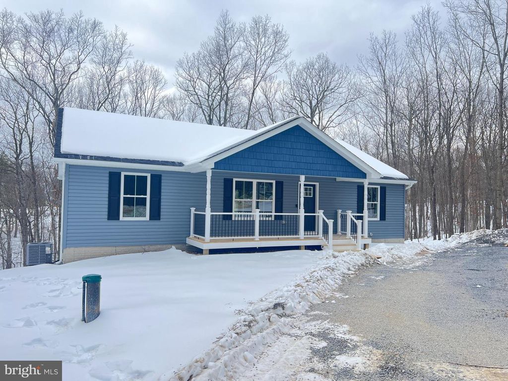 256 ROUNDTOP LN, Berkeley Springs, WV 25411