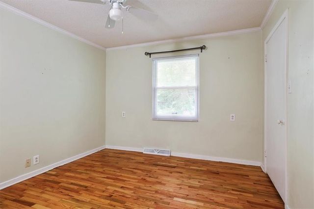 7000 NW Waukomis Drive, Kansas City, MO 64151