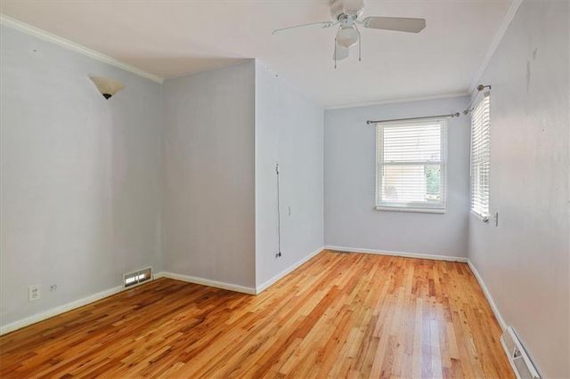 7000 NW Waukomis Drive, Kansas City, MO 64151