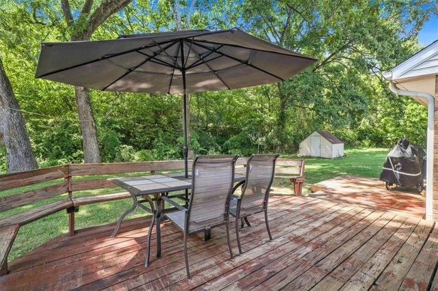 7000 NW Waukomis Drive, Kansas City, MO 64151