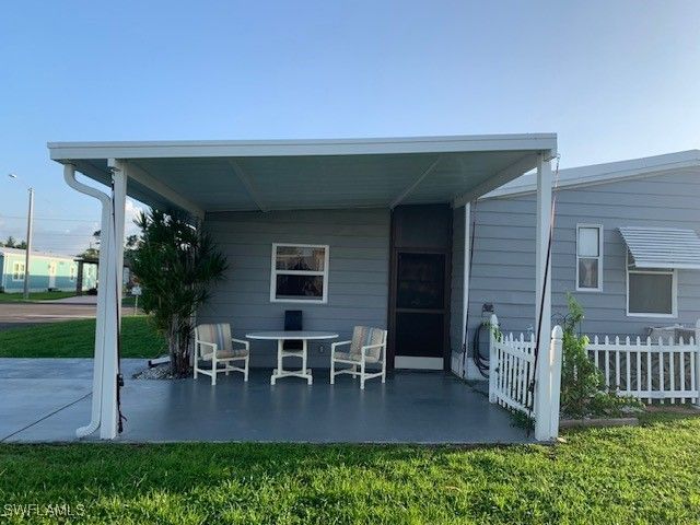 9025 Arbor DR, North Fort Myers, FL 33903