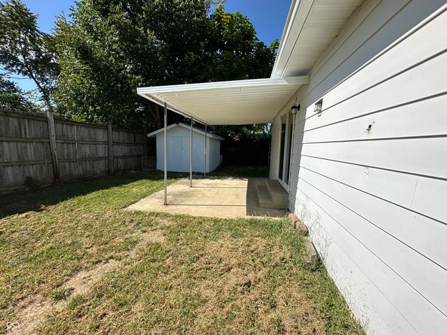 564 Northgate Drive, Greenwood, IN 46143
