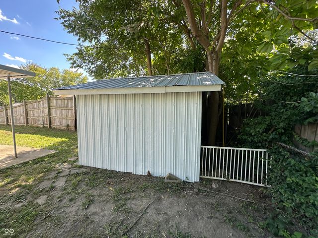 564 Northgate Drive, Greenwood, IN 46143