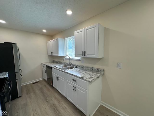 564 Northgate Drive, Greenwood, IN 46143