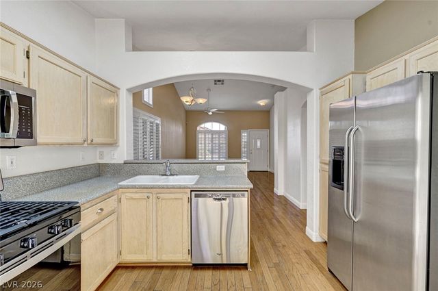 7913 Pottery Creek Drive, Las Vegas, NV 89128