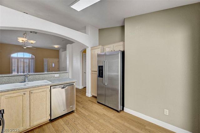 7913 Pottery Creek Drive, Las Vegas, NV 89128