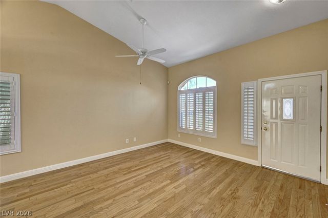 7913 Pottery Creek Drive, Las Vegas, NV 89128