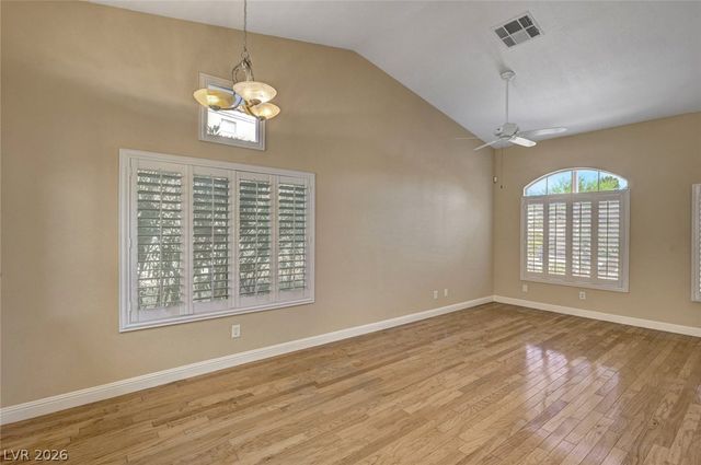 7913 Pottery Creek Drive, Las Vegas, NV 89128