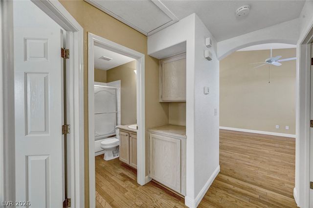 7913 Pottery Creek Drive, Las Vegas, NV 89128