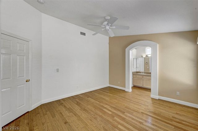 7913 Pottery Creek Drive, Las Vegas, NV 89128