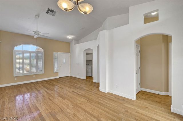 7913 Pottery Creek Drive, Las Vegas, NV 89128