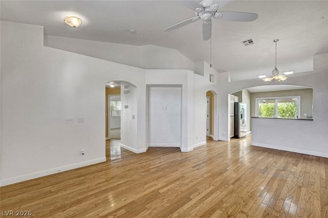 7913 Pottery Creek Drive, Las Vegas, NV 89128