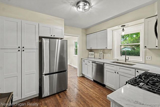 1105 Woodnoll Drive, Flint, MI 48507