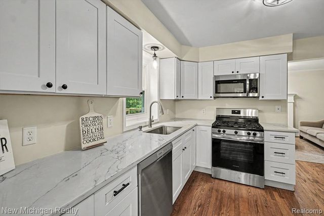 1105 Woodnoll Drive, Flint, MI 48507