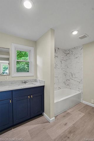1105 Woodnoll Drive, Flint, MI 48507
