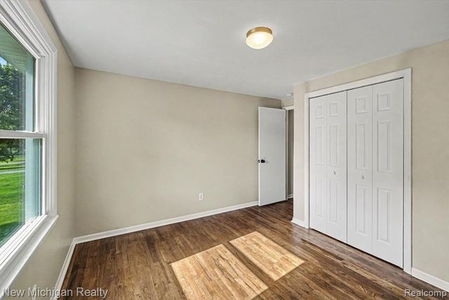 1105 Woodnoll Drive, Flint, MI 48507
