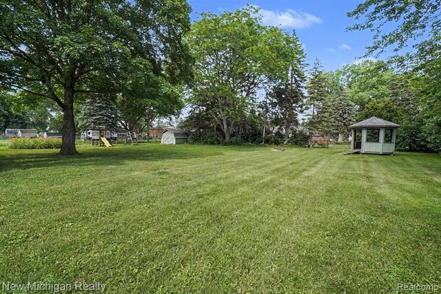 1105 Woodnoll Drive, Flint, MI 48507