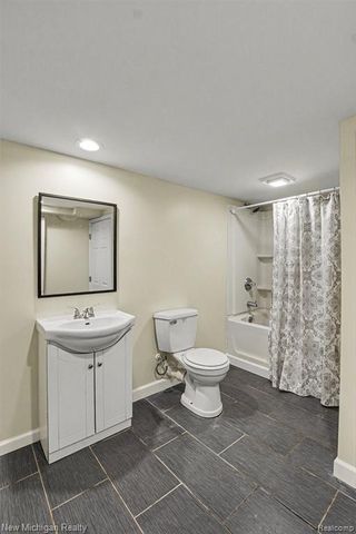 1105 Woodnoll Drive, Flint, MI 48507