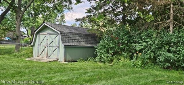 1105 Woodnoll Drive, Flint, MI 48507