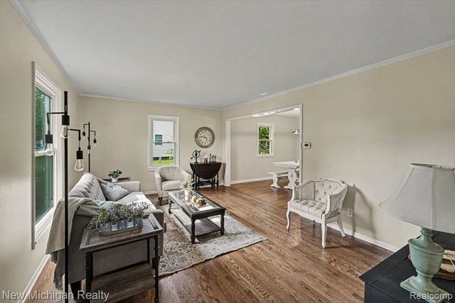 1105 Woodnoll Drive, Flint, MI 48507