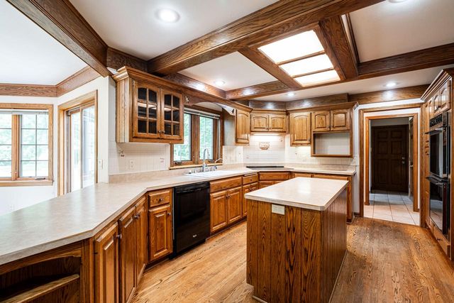 11723 N Bridgewater DRIVE, Mequon, WI 53092