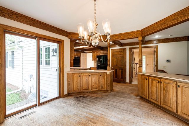 11723 N Bridgewater DRIVE, Mequon, WI 53092