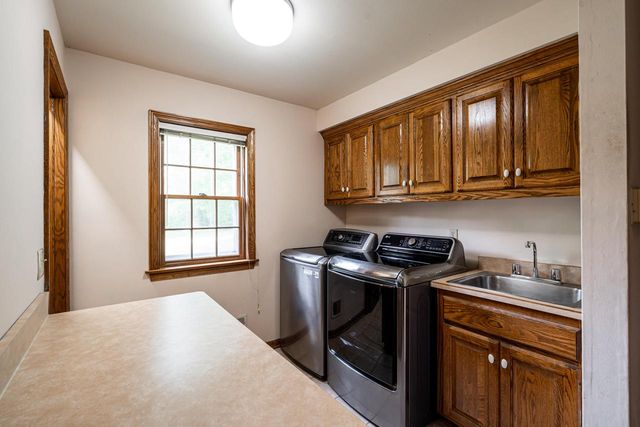 11723 N Bridgewater DRIVE, Mequon, WI 53092