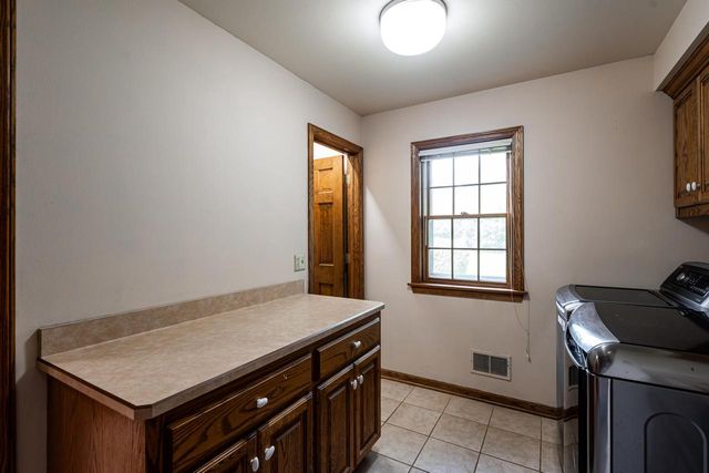 11723 N Bridgewater DRIVE, Mequon, WI 53092