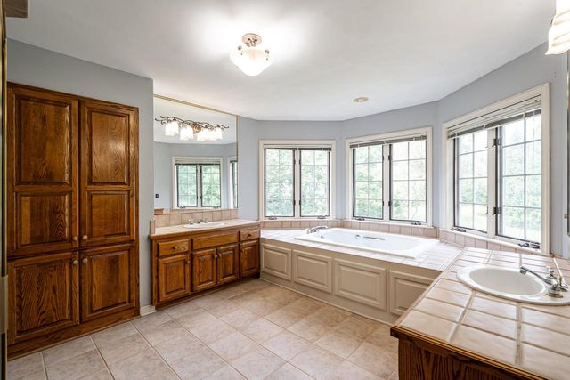11723 N Bridgewater DRIVE, Mequon, WI 53092